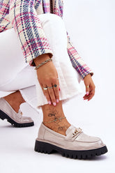 Mocassins à talon et chaîne décorative - gris